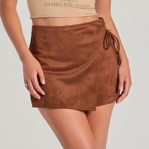 Trixxi Chessnut Brown Wrap Faux Suede Mini Skort with Tie Detail, Sz S
